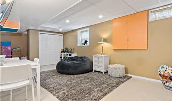 7 Mountain Laurel Dr, Coventry, RI 02816