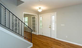 693 Woodrun Ct, Ballwin, MO 63021