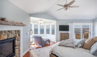 53 Stanton Ave, Narragansett, RI 02882