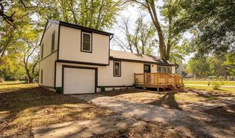 15 E 7th St, Adrian, MO 64720