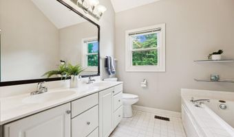 21 STERLING Ct, Rockville, MD 20850