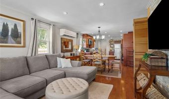 1958 Cranston St, Cranston, RI 02920