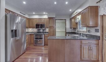 1640 Ridge Hill Ln, Indianapolis, IN 46217