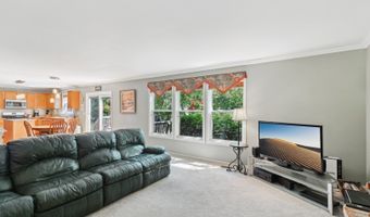 305 BUCKINGHAM Dr, Algonquin, IL 60102