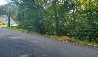 6 Streamview Dr, Cumberland, RI 02864