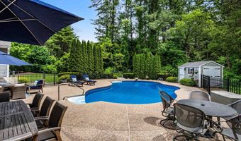 76 Plummer Rd, Bedford, NH 03110