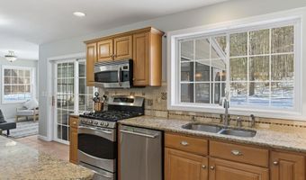 18 Holbrook Rd, Bedford, NH 03110