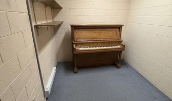 N15475 Downing Rd, Amberg, WI 54102