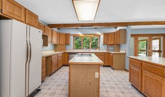8 Horseshoe Dr, Acton, MA 01720