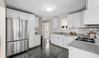 9301 Leona Ct, Affton, MO 63123