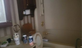 984 Roseland Rd, Alliance, OH 44601