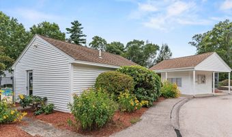 27 Country Hill Rd, Nashua, NH 03063