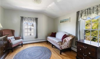 43 Academy Ave, Bristol, RI 02809