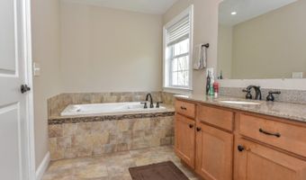 3 Susan Valley Ter, Alloway, NJ 07462