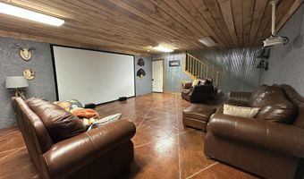 416 Brittany Ct, Aurora, MO 65605
