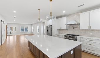 54 E Washington Ave, Atlantic Highlands, NJ 07716