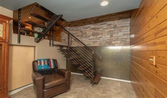 364 E 1600 Rd, Baldwin City, KS 66006