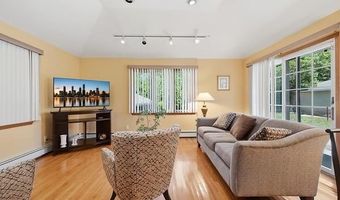 152 Nassau Dr, Albertson, NY 11507