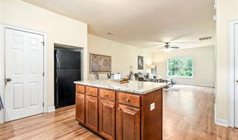 807 W LONGLEAF Dr 10, Auburn, AL 36832