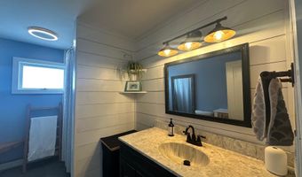 8 Main St, Bennington, NH 03442