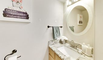 30 Oxford Ct, Algonquin, IL 60102