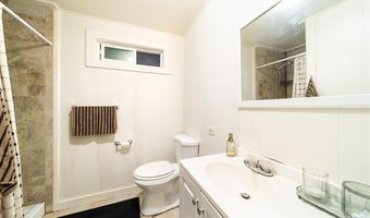 450 POHAKULANI St, Hilo, HI 96720