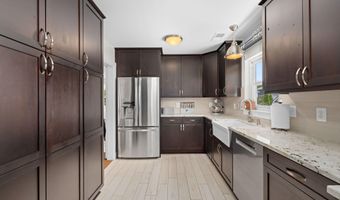 6022 26TH St N, Arlington, VA 22207