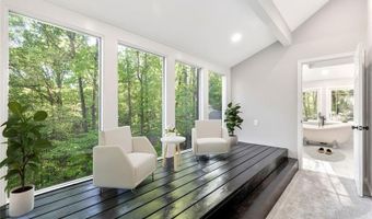 100 Little Rdg, Berkeley Lake, GA 30096