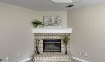 1022 Red Oak Dr, Brandon, MS 39042