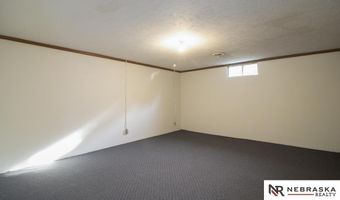 1828 William Dr, Beatrice, NE 68310