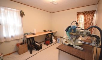 1005 6th St, Britton, SD 57430