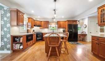 114 Golfview Dr, Adams Twp., PA 15044