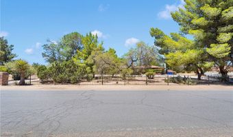 19955 Chickasaw Rd, Apple Valley, CA 92307