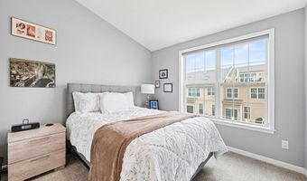 2733 S Spurway Dr, Ann Arbor, MI 48105