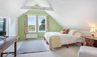 140 Connection St, Newport, RI 02840