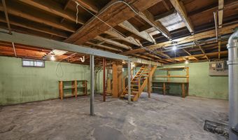 34 Anthony St, Adams, MA 01220