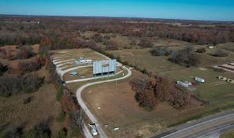 1601 E Church St, Aurora, MO 65605