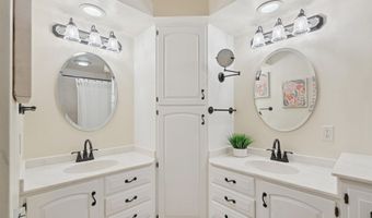 2213 SUNRISE Dr, Appleton, WI 54914
