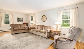 21 White Pine Dr, Brookfield, CT 06804