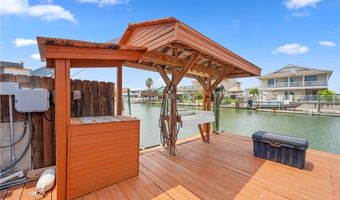 214 Bayview Dr, Aransas Pass, TX 78336