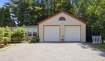 247 W Main Rd, Middletown, RI 02842