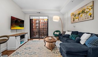 1111 ORONOCO St 326, Alexandria, VA 22314