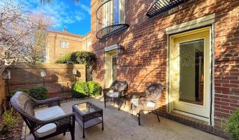 1113 N PITT St #1A, Alexandria, VA 22314