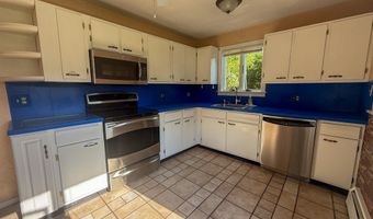 9 Meadow Brook Rd, Brookfield, CT 06804