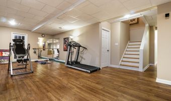15 Wildwood Dr, Albany, NY 12211