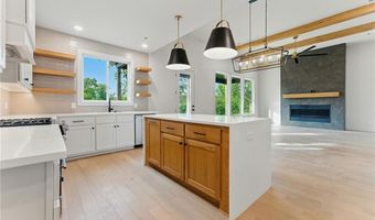 23 Kirkwall Ln, Bella Vista, AR 72715
