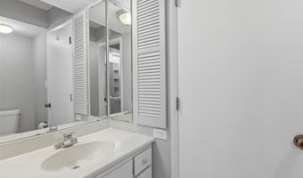 832 Wendevy Ct, Ballwin, MO 63011