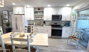 438 E Bay Ave 15, Barnegat, NJ 08005