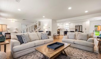 1004 Robin Haven Dr, Bentonville, AR 72712