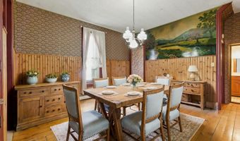 221 FRANKLIN St, Alburtis, PA 18011